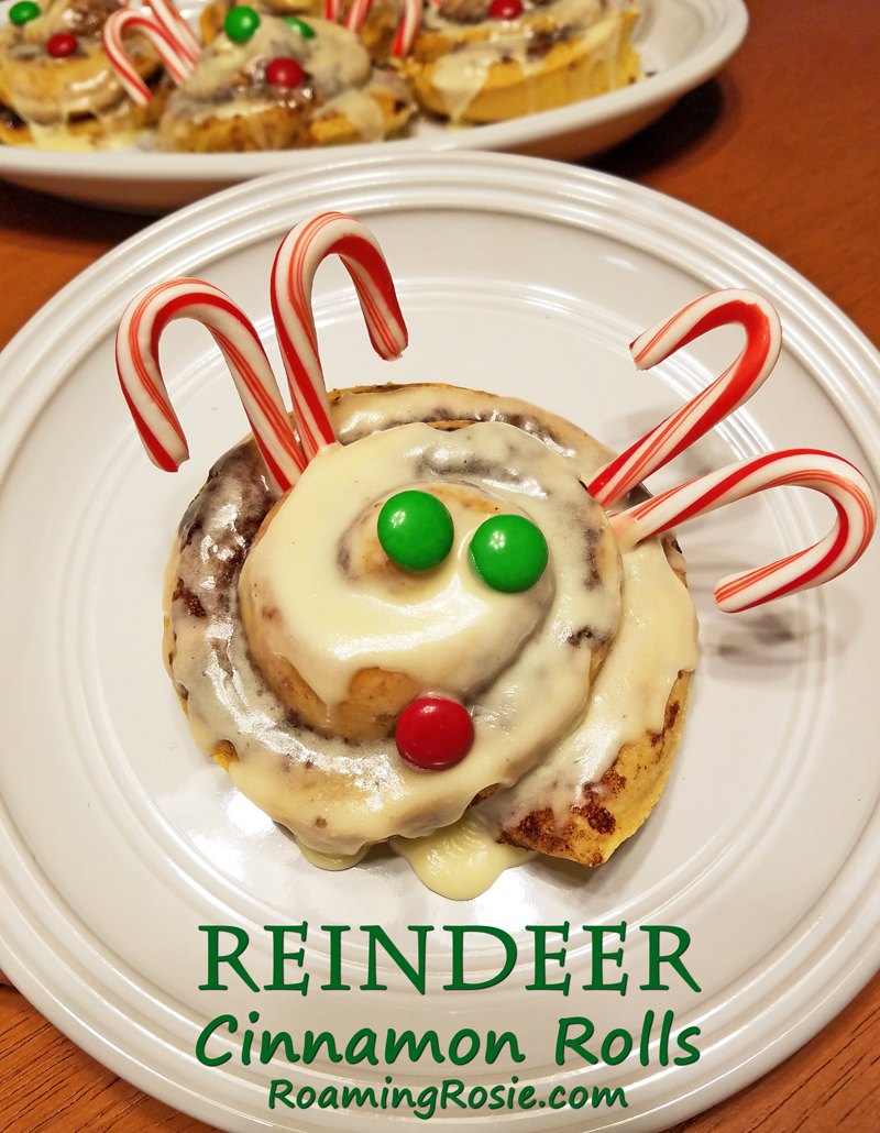 Reindeer Christmas Cinnamon Rolls 2